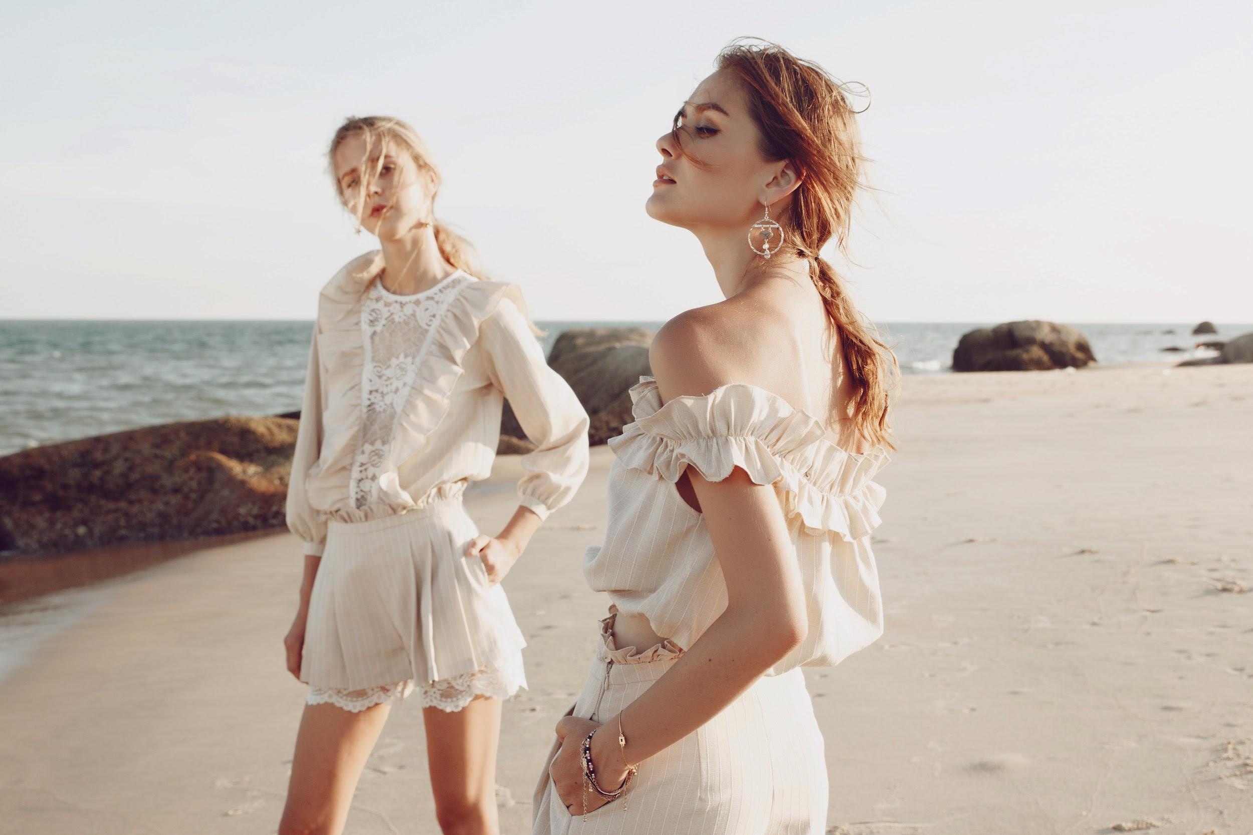 Lookbook thoi trang dam chat Tay cua thuong hieu Viet hinh anh