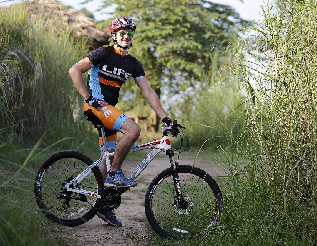 Xe dap the thao groupset Nhat gia tu 3 trieu dong tai Viet Nam hinh anh