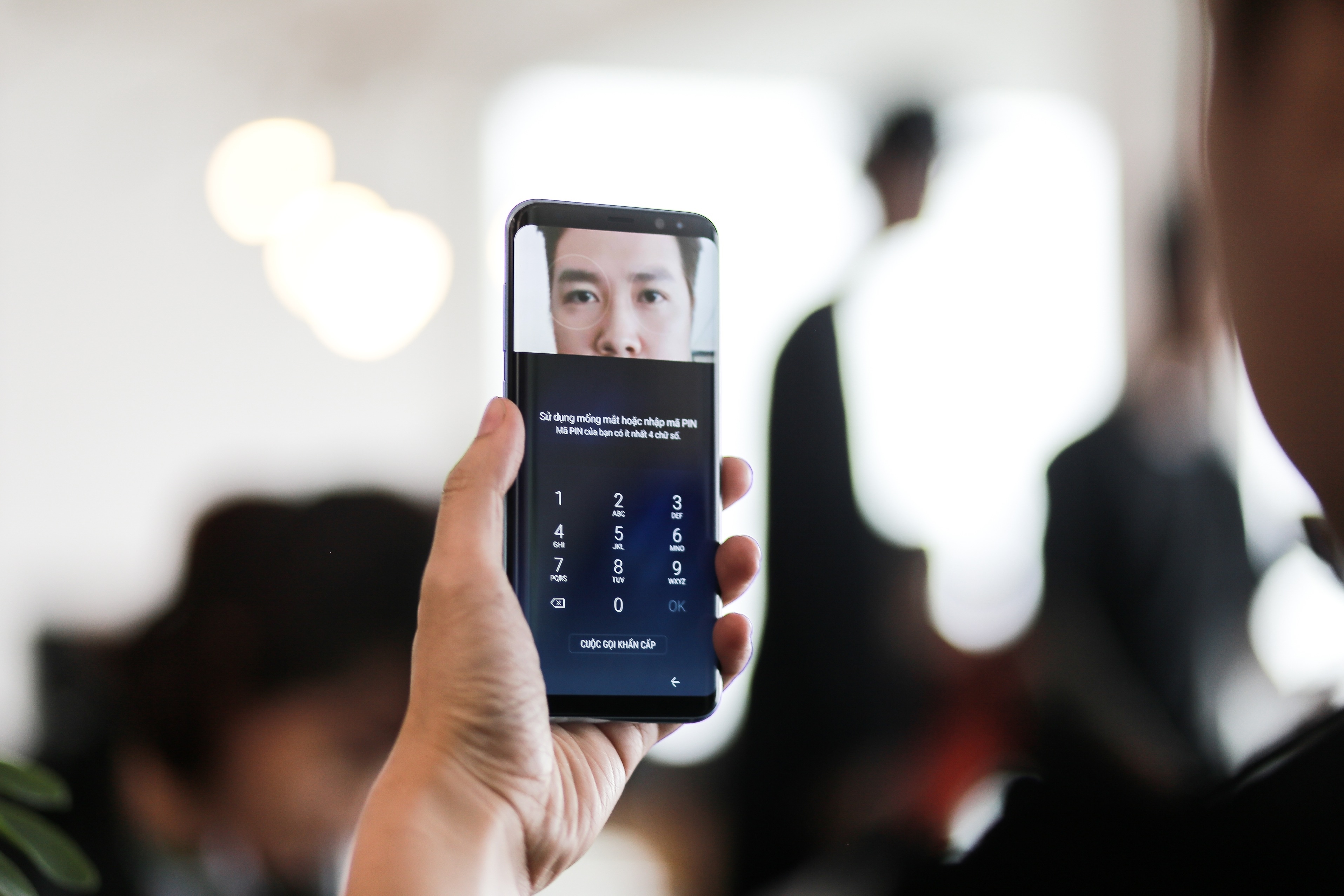 Ngay mai se khac anh 11