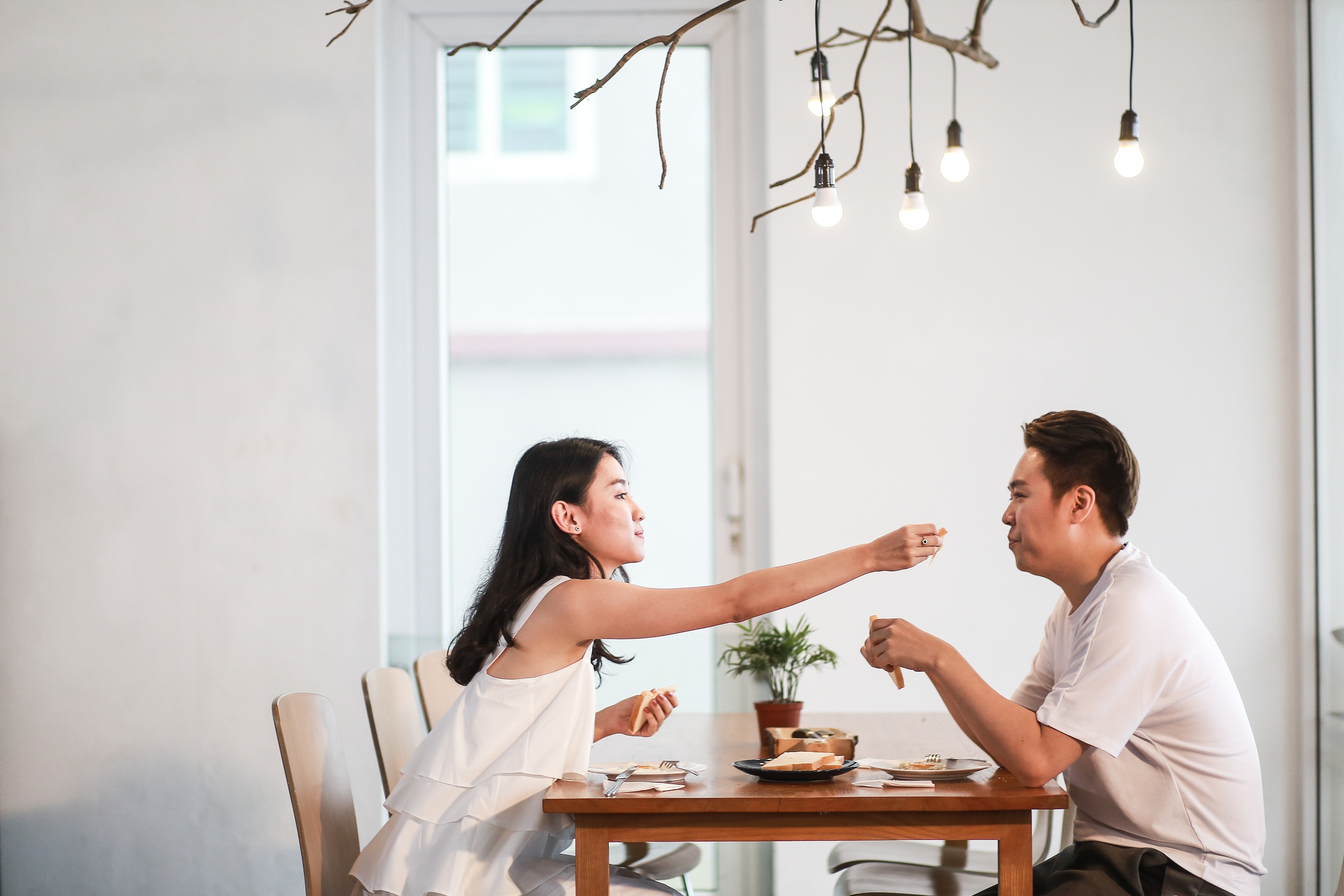 Ngay mai se khac anh 5