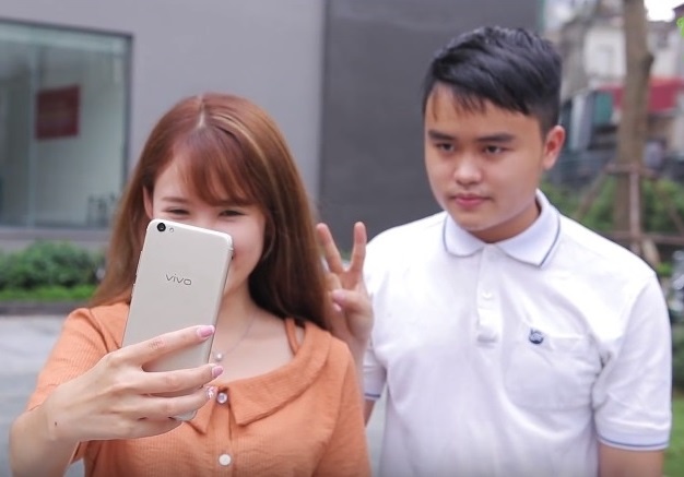 4 ly do khien blogger cong nghe Vinh Vat Vo 'phai long' Vivo V5s hinh anh