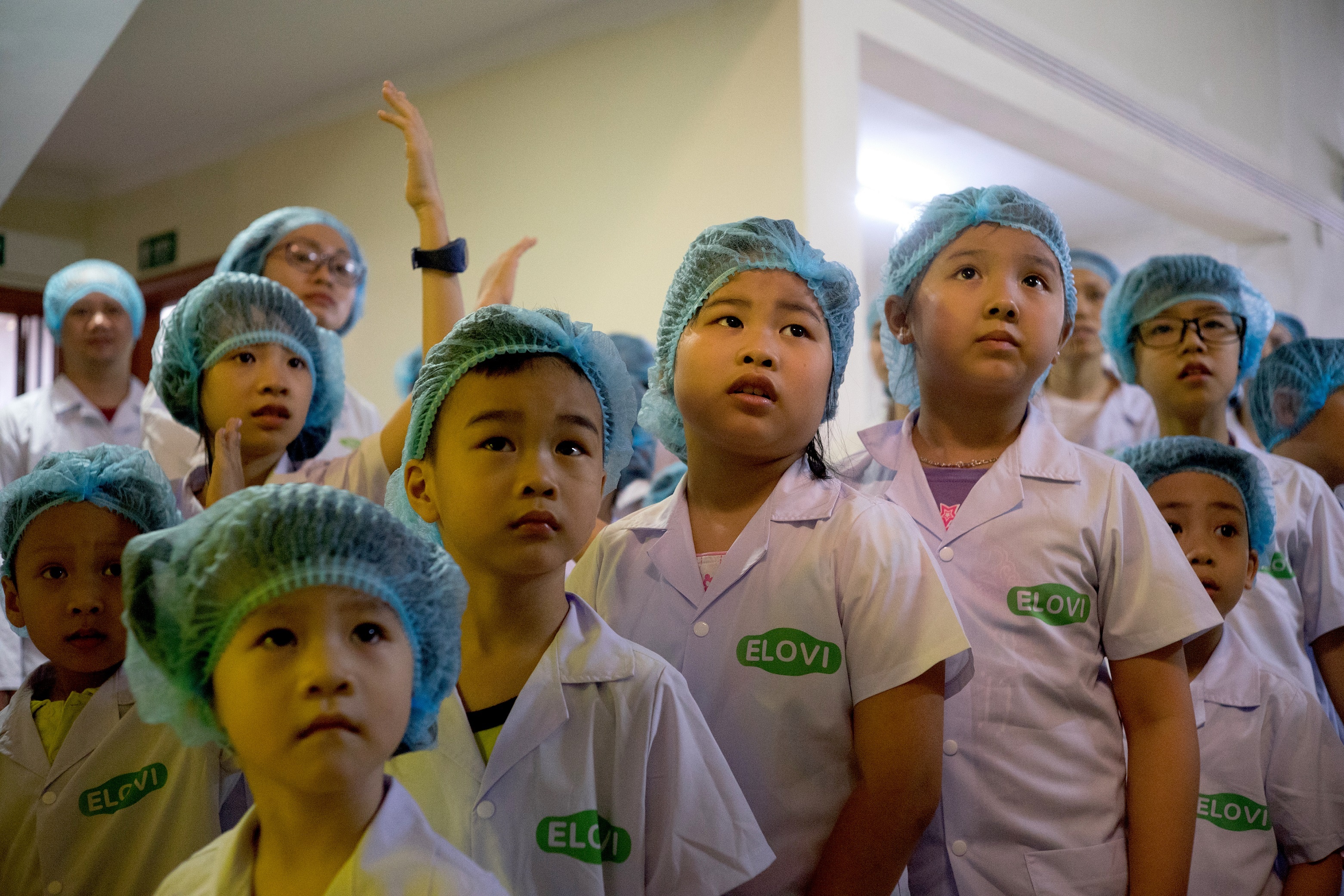 tour tham quan nha may sua cho tre em anh 5