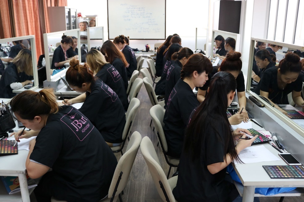 Học viện thẩm mỹ Jbart ảnh 4 Hoc vien tham my Jbart anh 4