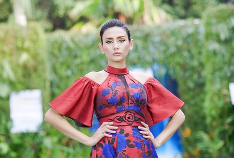 'Sac hoa quyen luc' - bo suu tap doc dao cho nu doanh nhan hinh anh