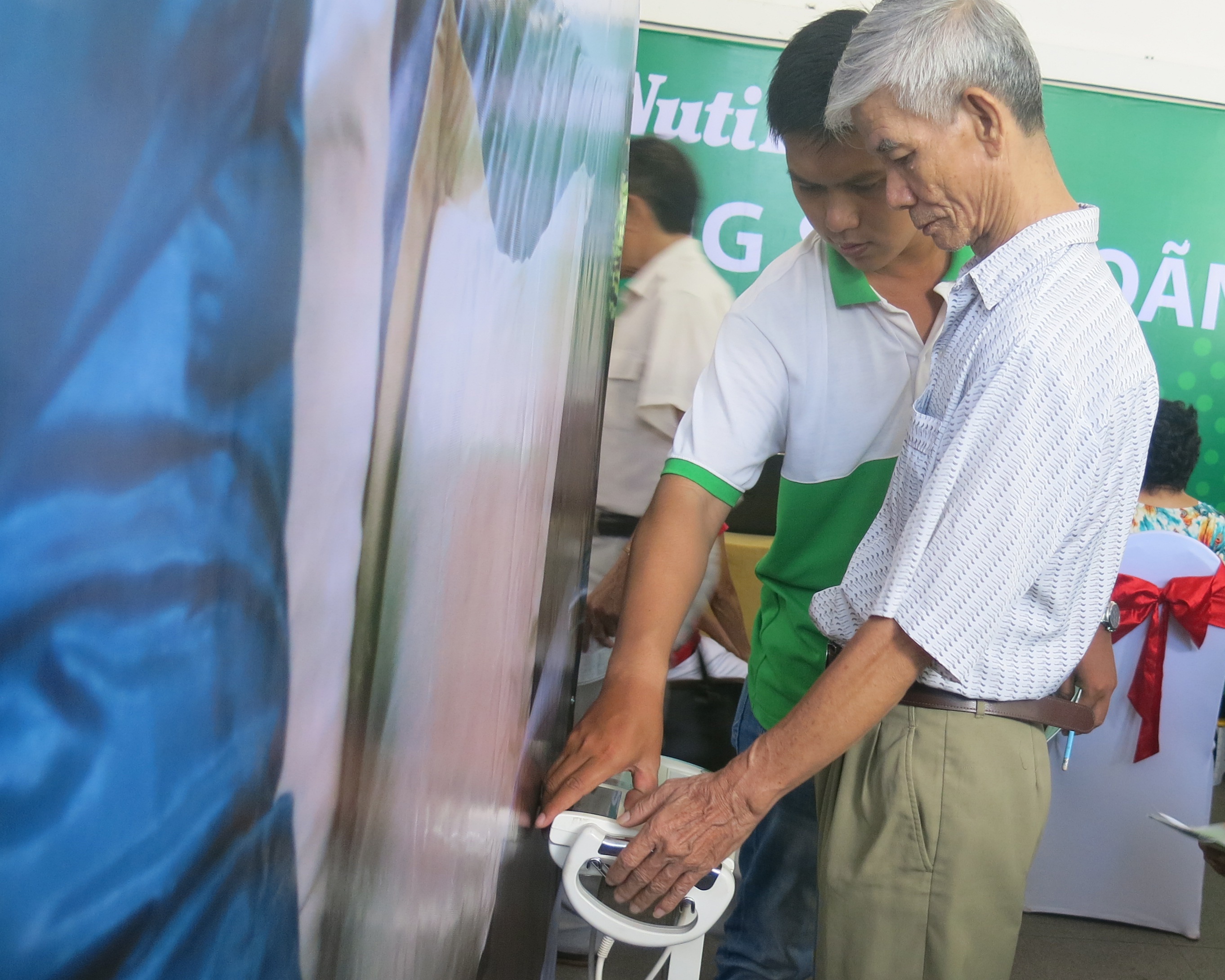 Kiem tra suc khoe dinh duong mien phi cho nguoi cao tuoi hinh anh