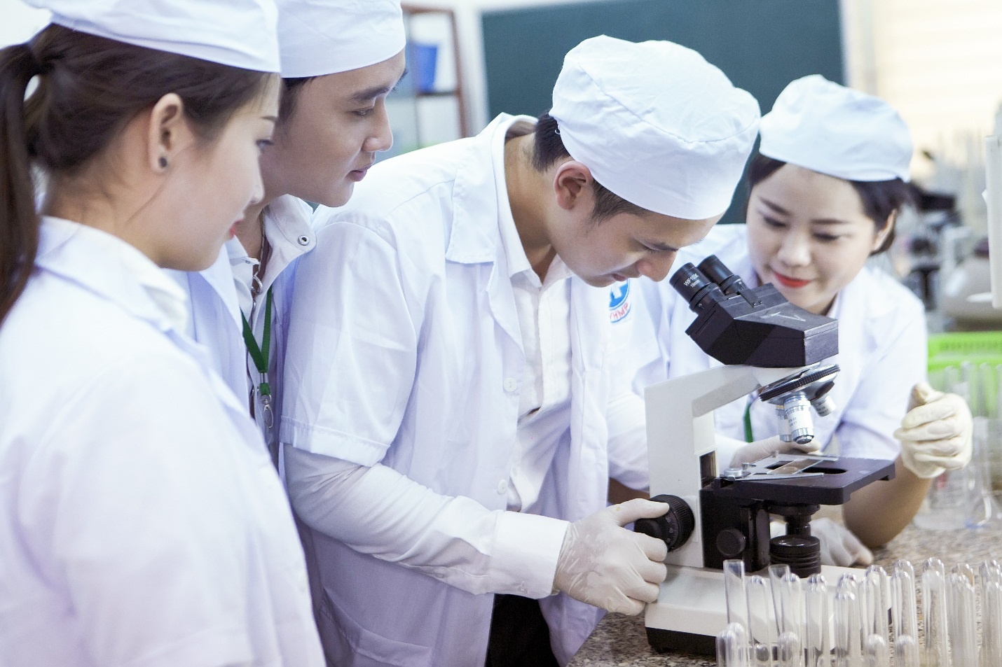 Trung cấp Vạn Tường ảnh 2 Trung cap Van Tuong anh 2