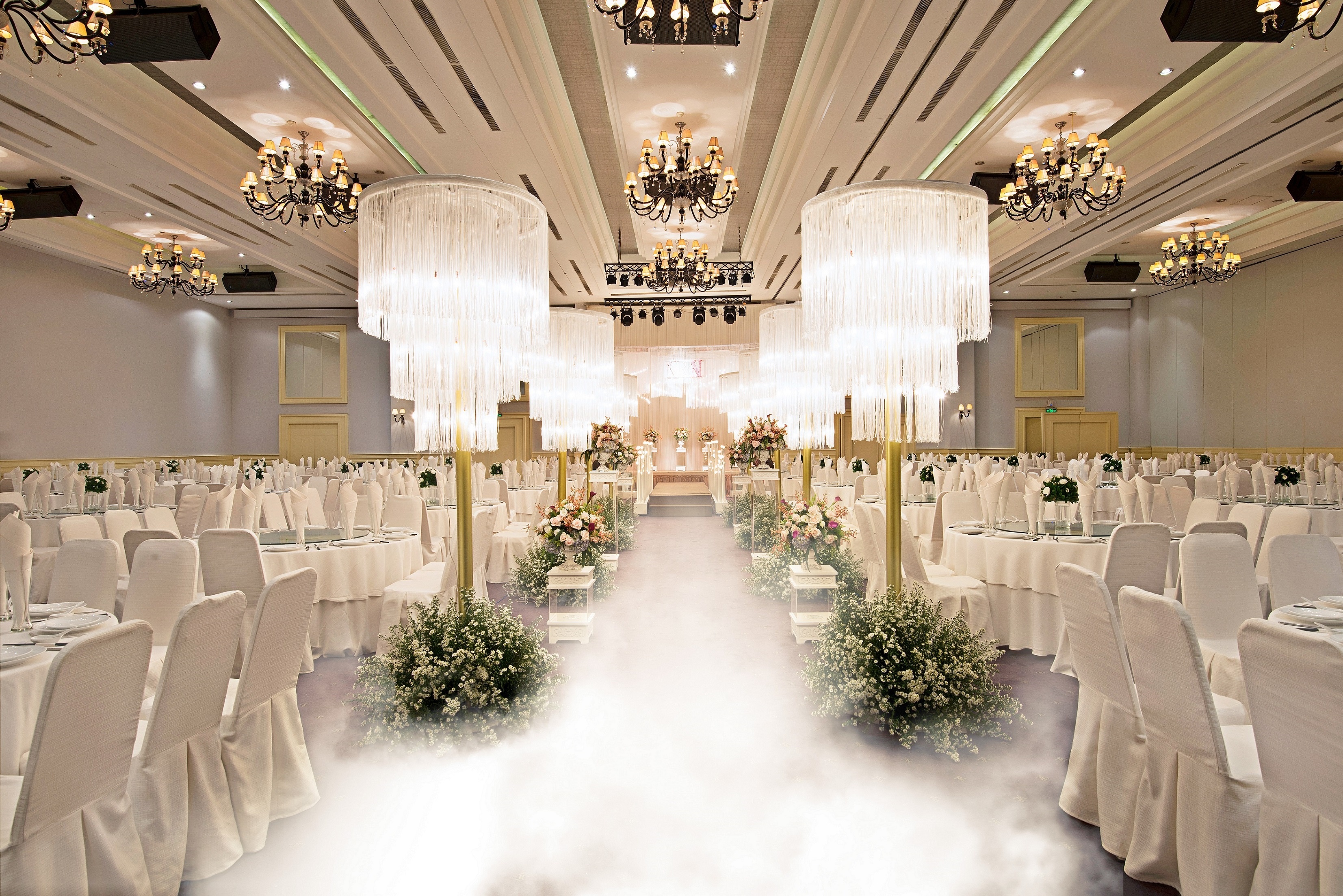 khong gian tiec cuoi dam chat co tich anh 7