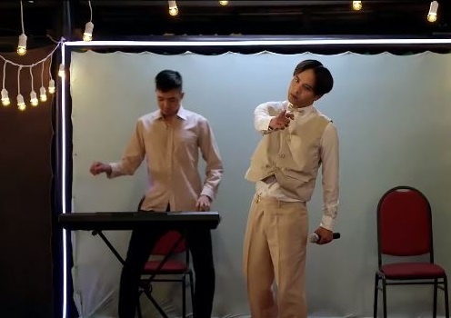 Ho Quang Hieu 'xau bat ngo' voi mai toc bo luong trong MV moi hinh anh