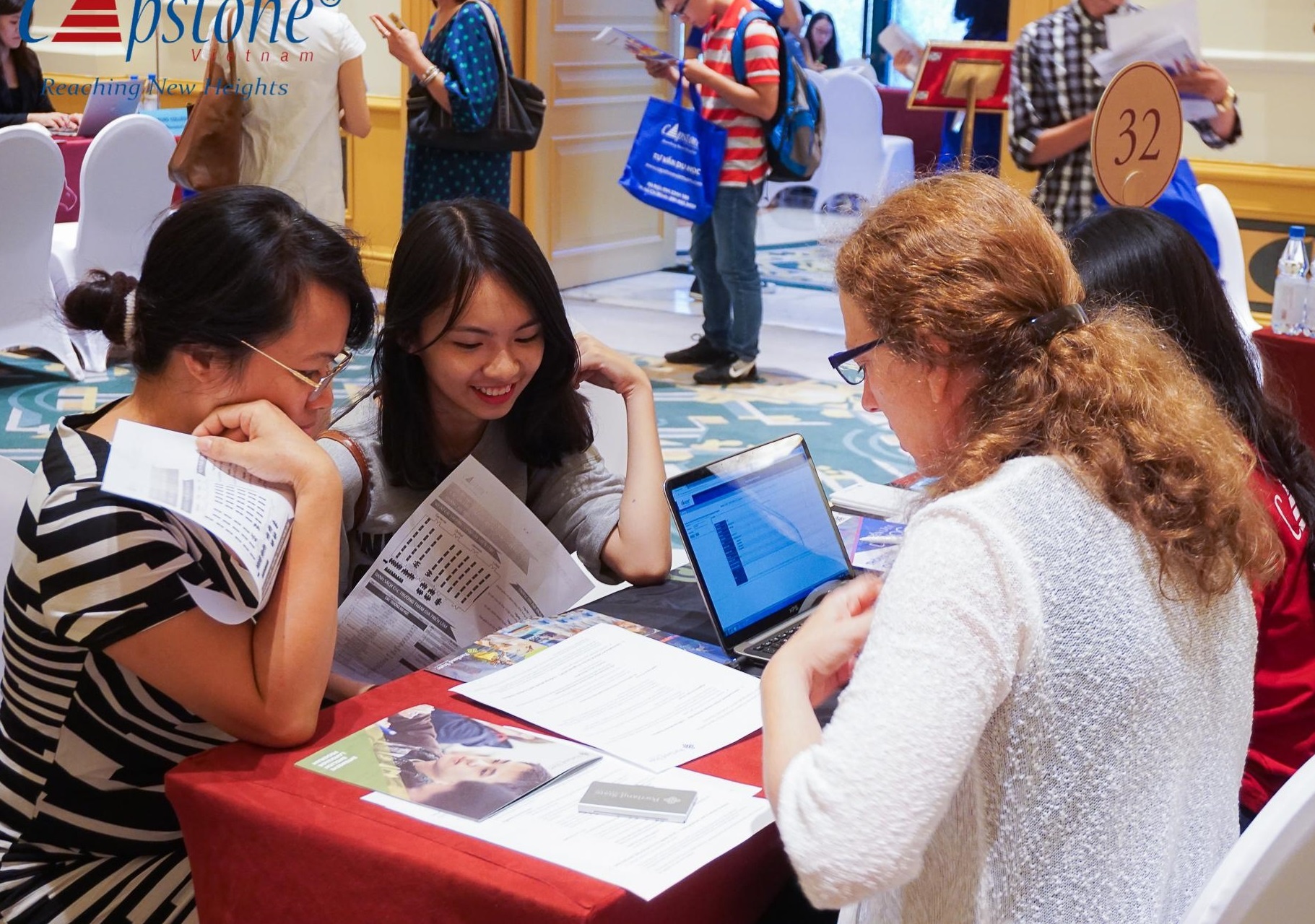 Trien lam du hoc toan cau cac truong My, Canada va mot so nuoc chau Au hinh anh