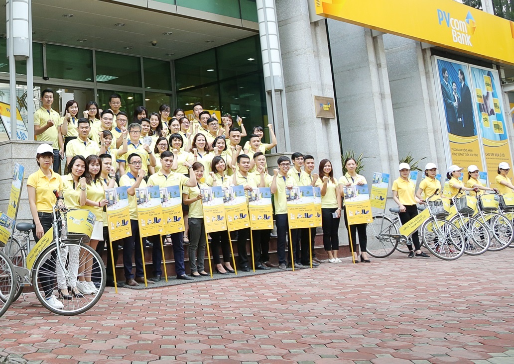 PVcomBank tung bung tung khuyen mai 2 ty dong voi roadshow soi dong hinh anh