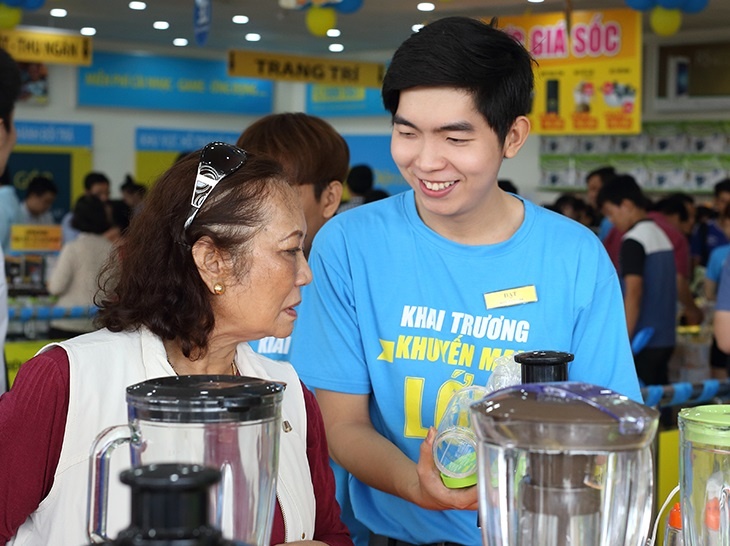 Den Dien may Xanh mua Panasonic trung 300 chi vang hinh anh