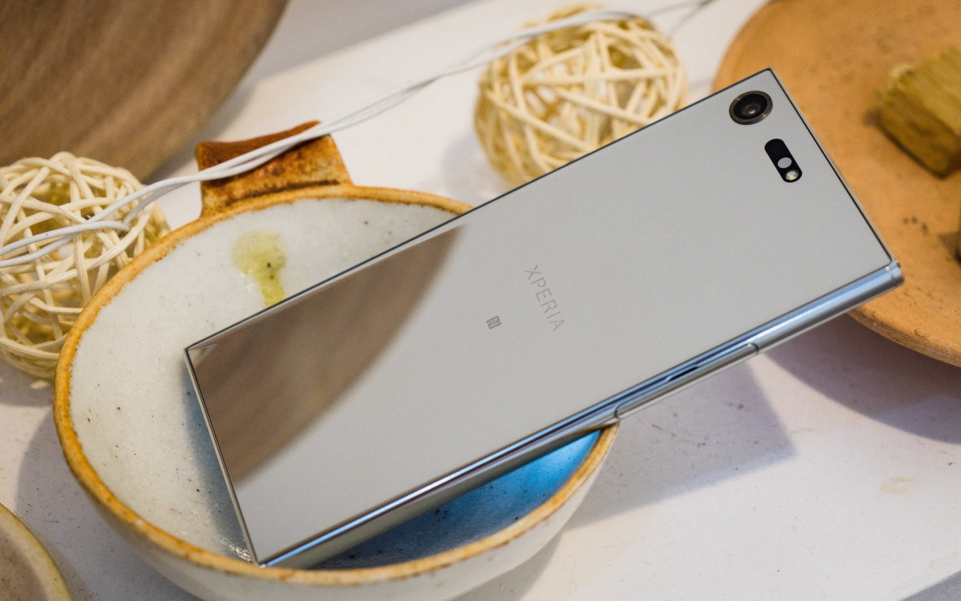 6 diem noi bat cua Xperia XZ Premium hinh anh