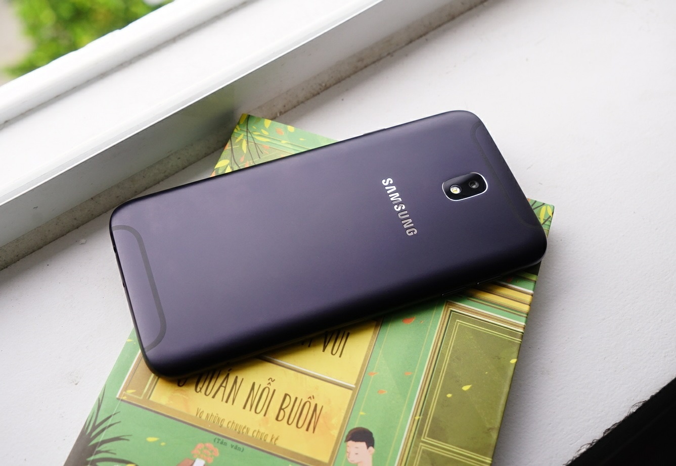 Dat truoc Galaxy J7 Pro nhan may in mau, trung Galaxy Book tu FPT Shop hinh anh