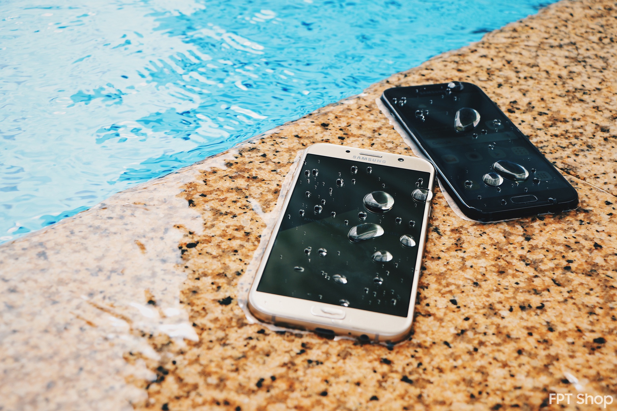 Galaxy A5, A7 2017 giam 1 trieu dong tai FPT Shop  ​ hinh anh