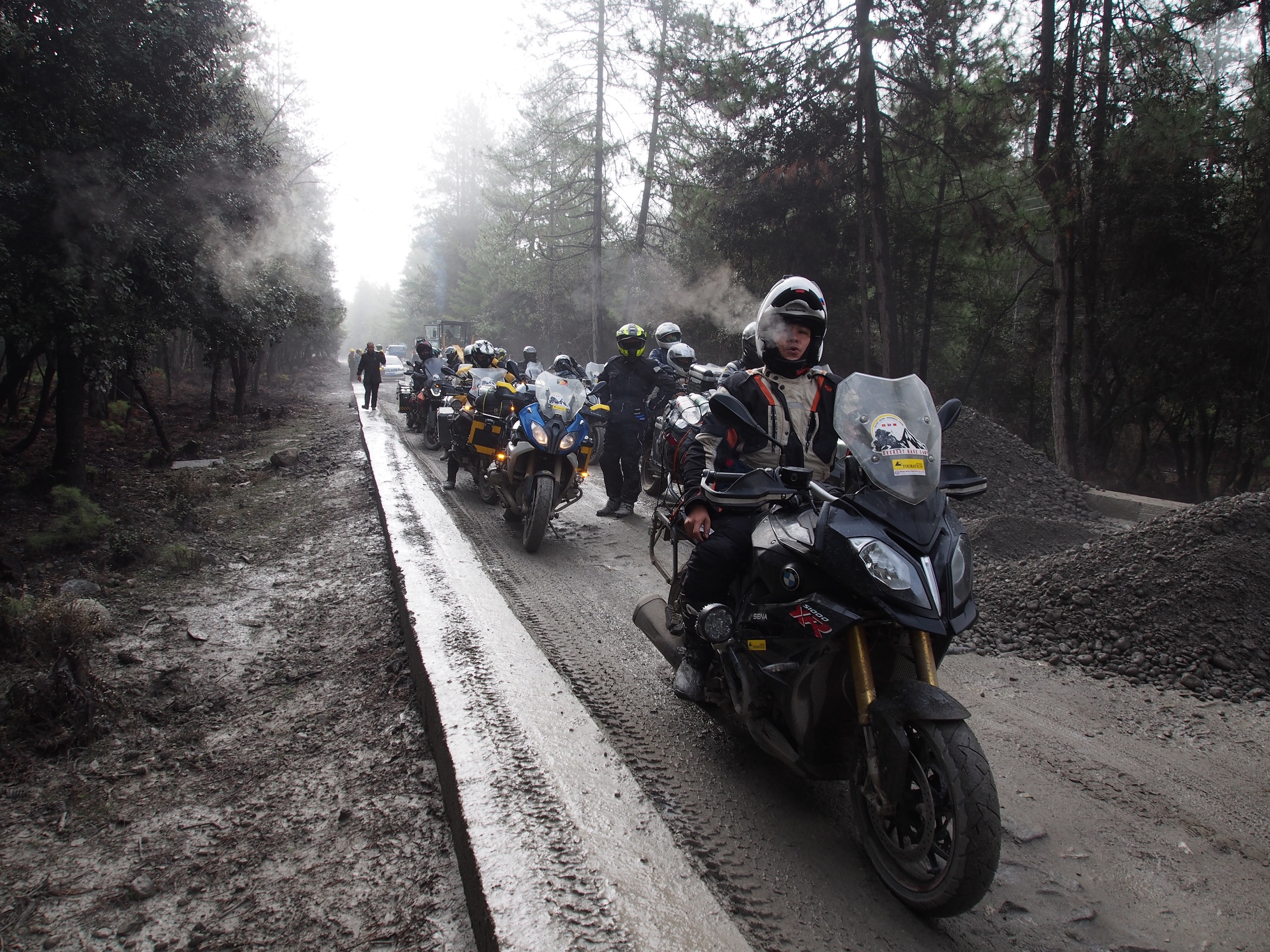 hanh trinh di den noc nha the gioi cua 40 biker anh 8