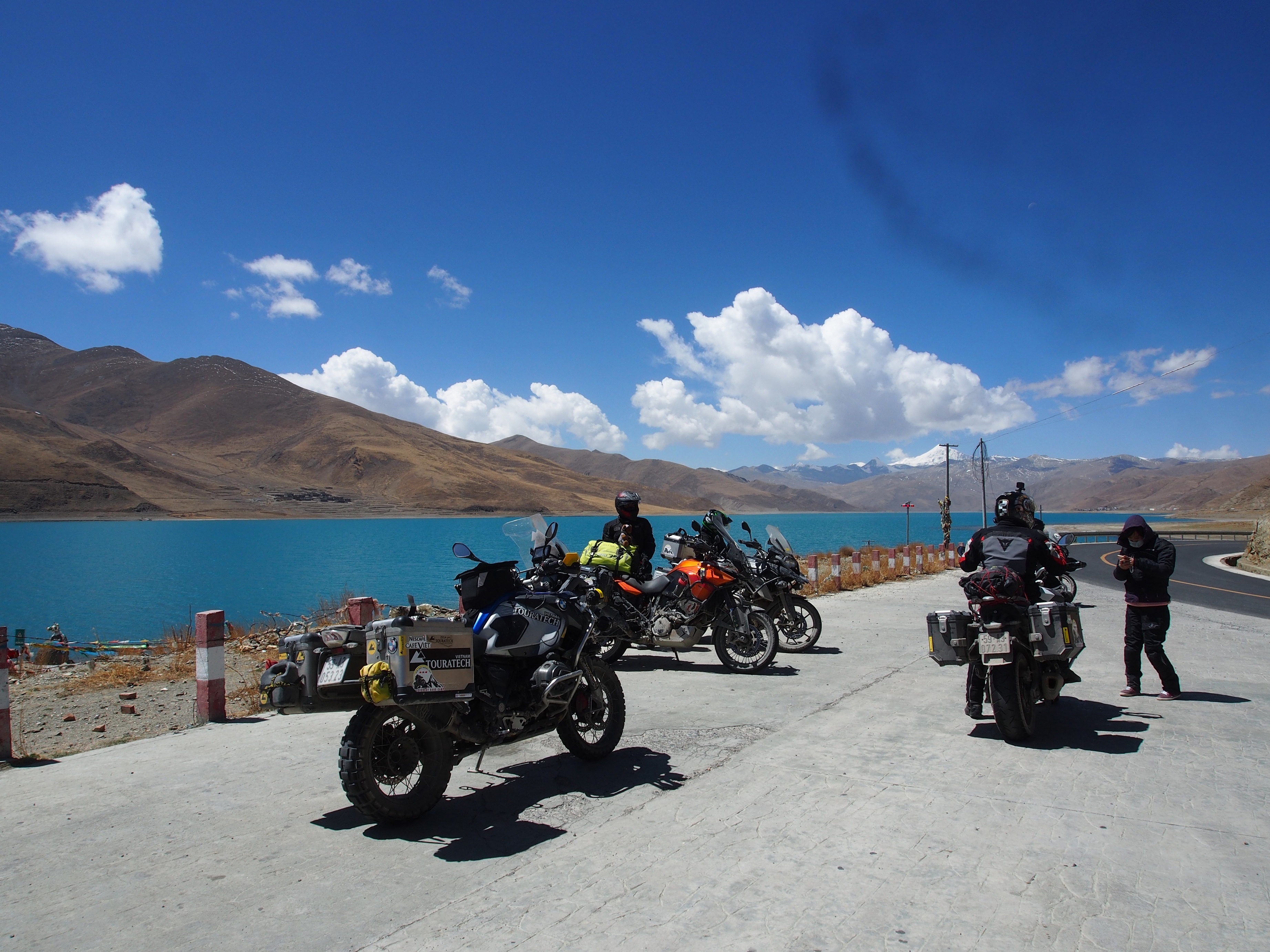 Hanh trinh di den 'noc nha' the gioi cua 40 biker Viet hinh anh