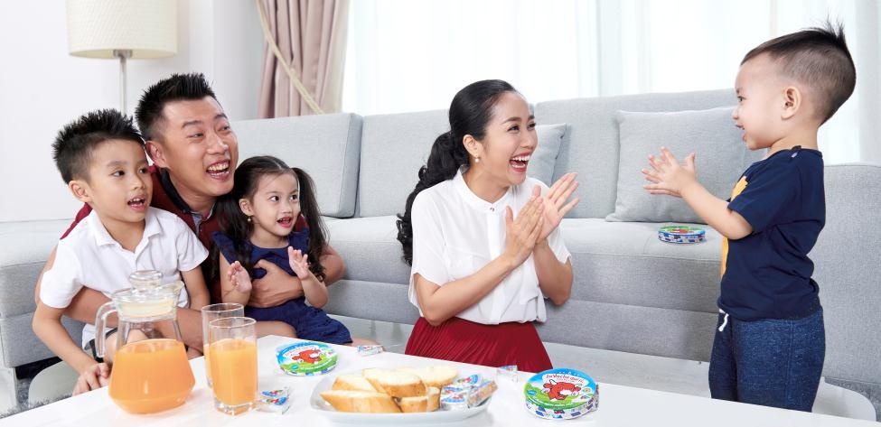 Oc Thanh Van va bi kip bien bua an nhe thanh gio choi voi con hinh anh