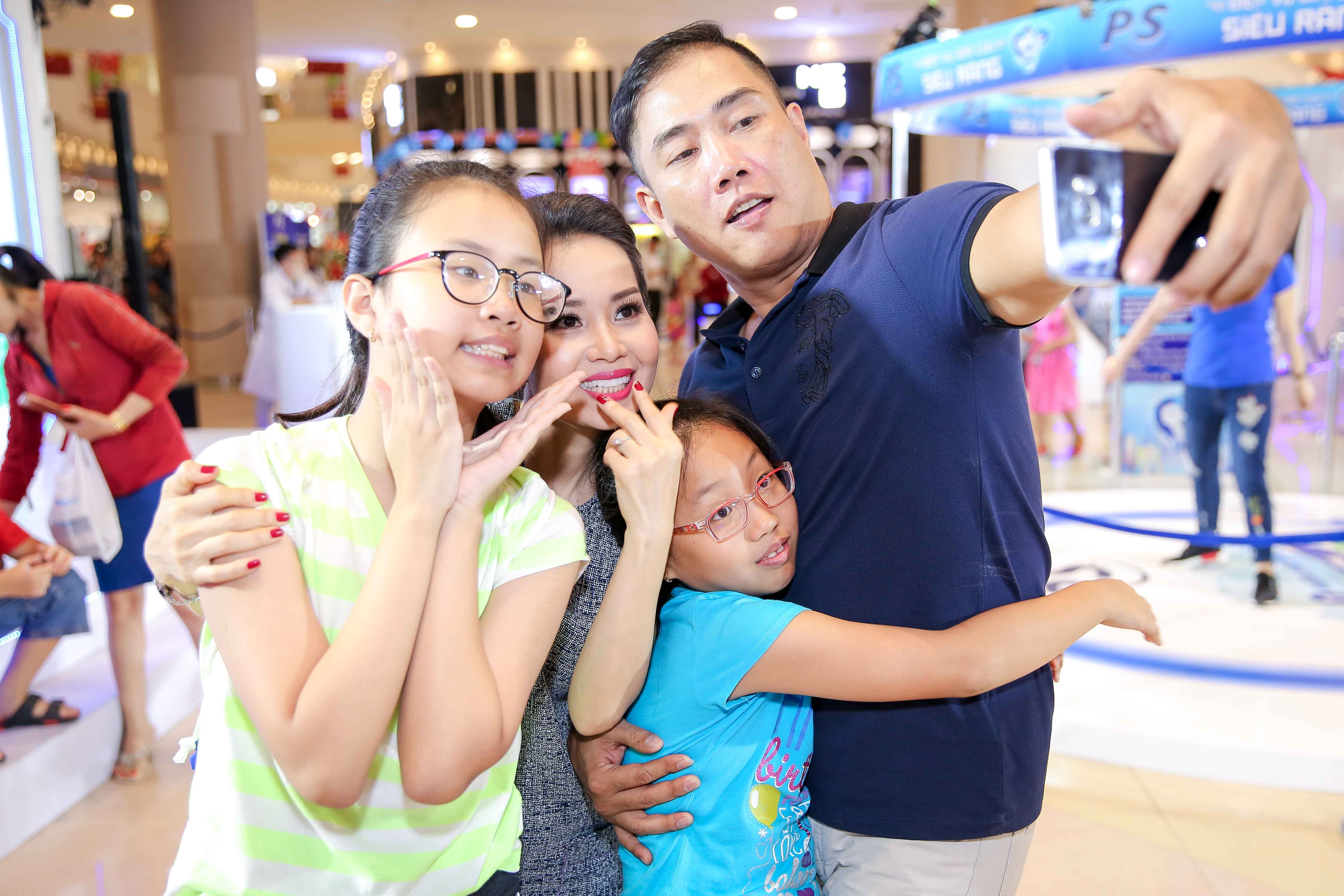 Cam Ly Minh Vy day con bao ve rang mieng anh 1