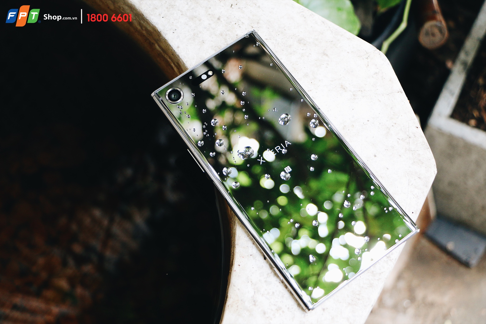 Flagship Sony Xperia XZ Premium chinh thuc len ke FPT Shop tu 24/6 hinh anh