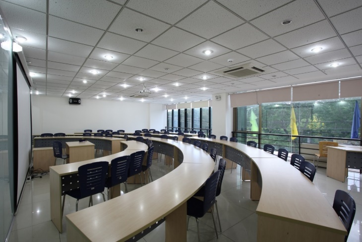 tham quan Cao dang Viet My anh 2