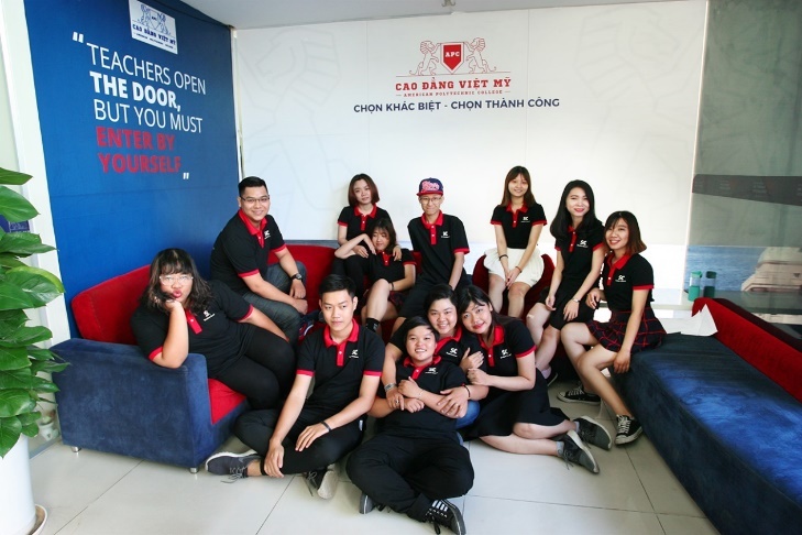tham quan Cao dang Viet My anh 5