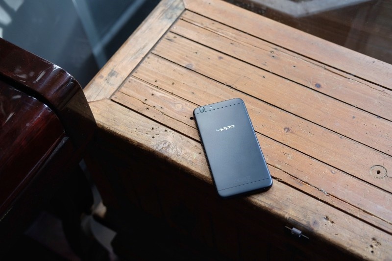 review Oppo F3 Lite anh 1