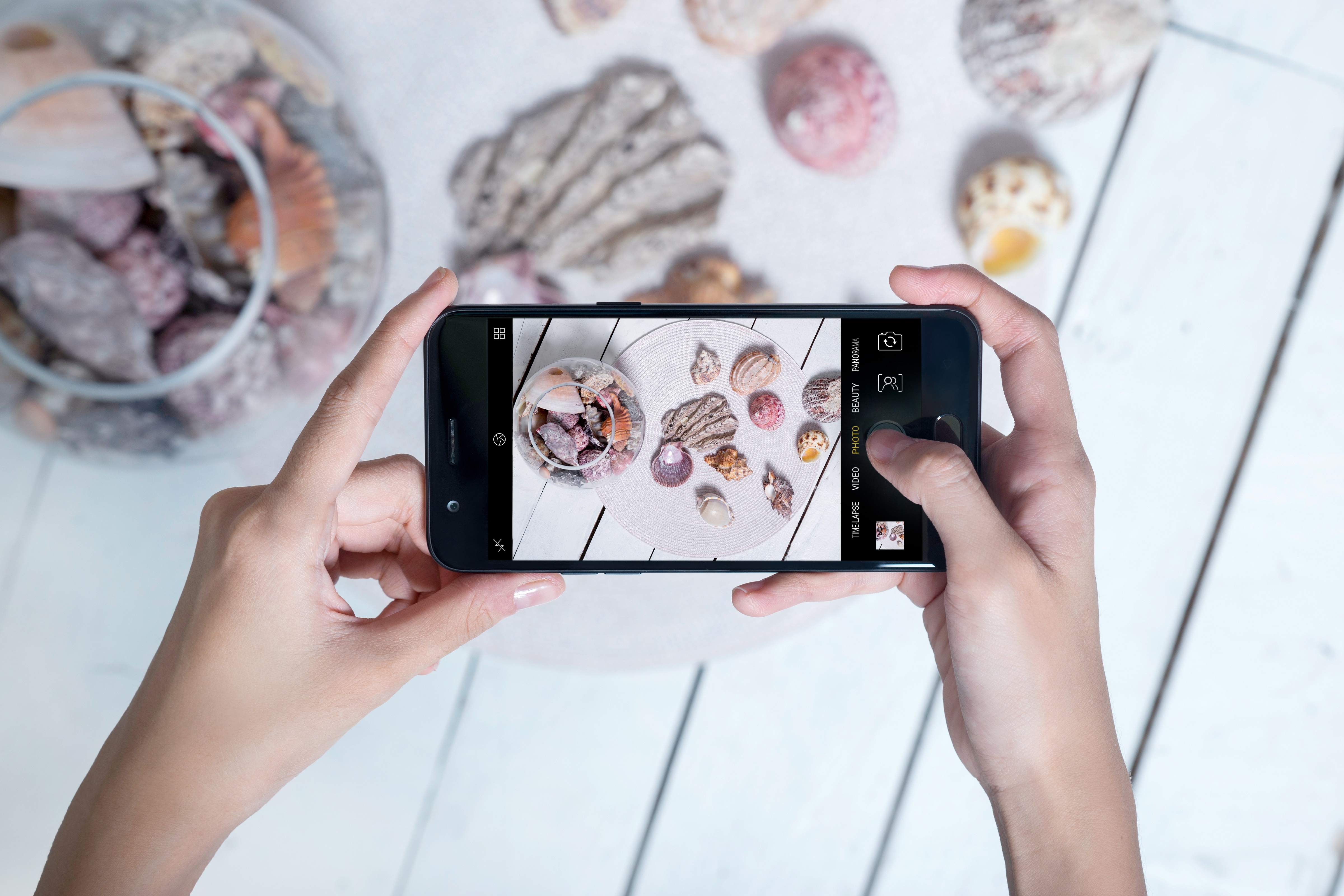 Oppo F3 Lite: Gon nhe, selfie dep, hieu nang tot trong tam gia 6 trieu hinh anh