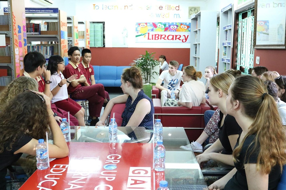 Truong quoc te A Chau anh 2