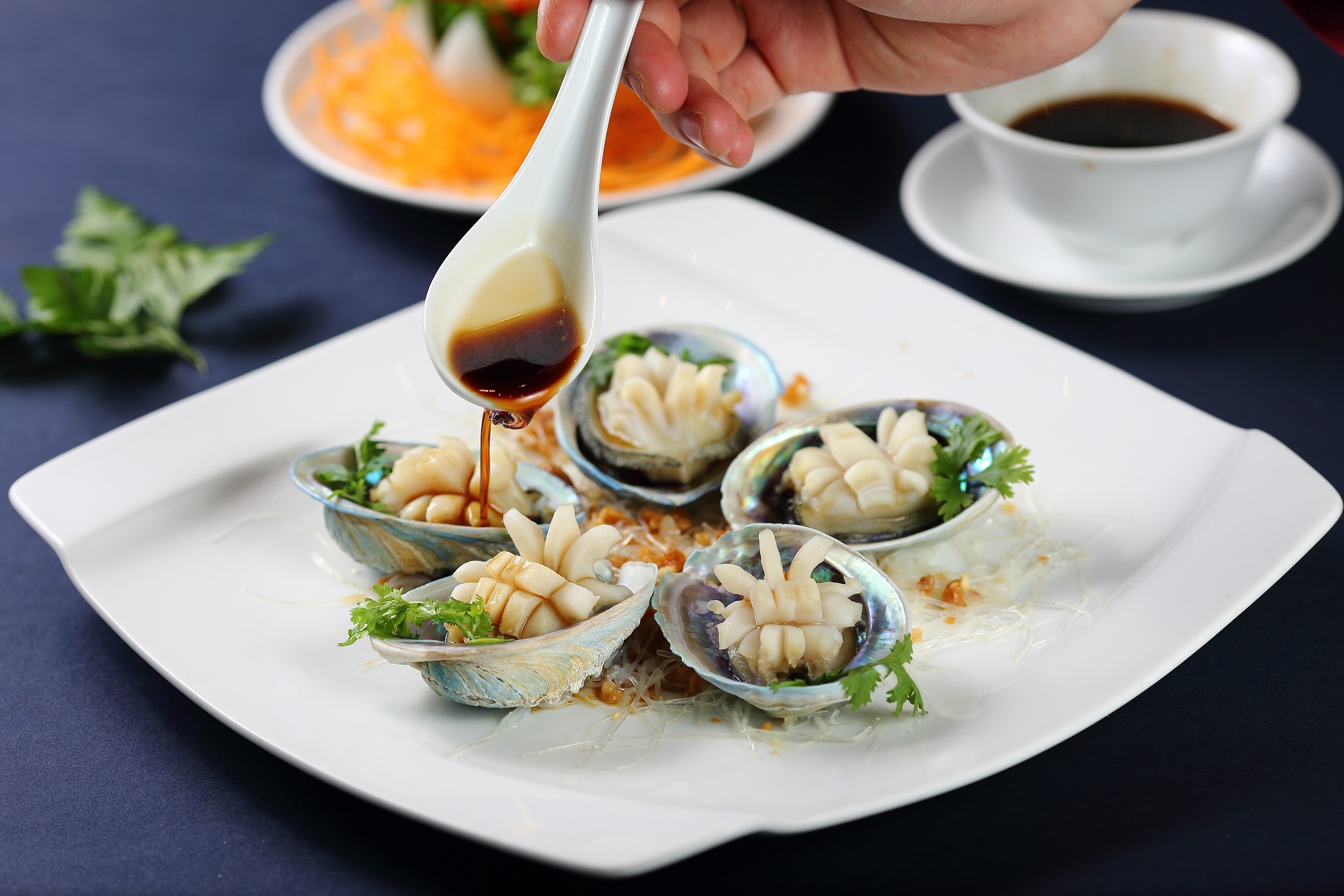 Cac chuong trinh am thuc hap dan trong thang 7 tai Sheraton Sai Gon hinh anh