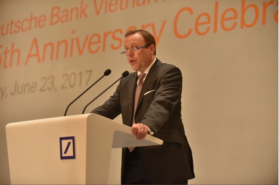 ngan hang Deutsche Bank anh 2