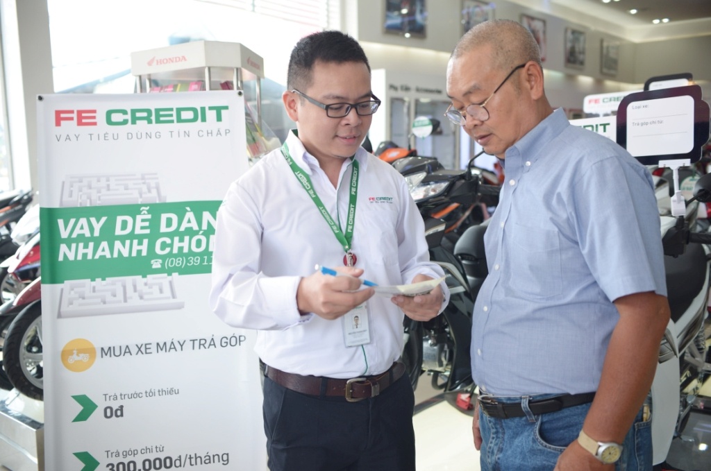 FE Credit ho tro phi truoc ba cho khach hang mua xe Honda Air Blade hinh anh
