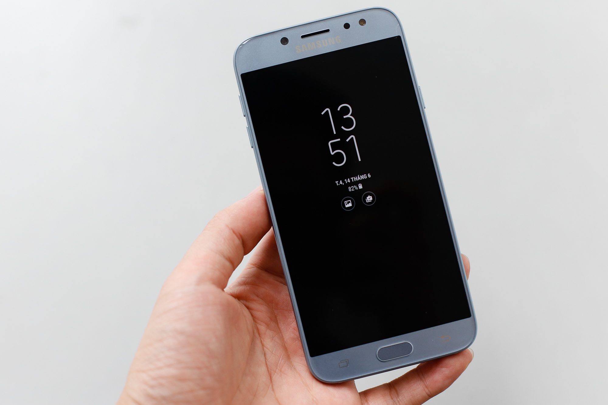 Galaxy J7 Pro xanh anh bac len ke ngay 7/7 anh 5