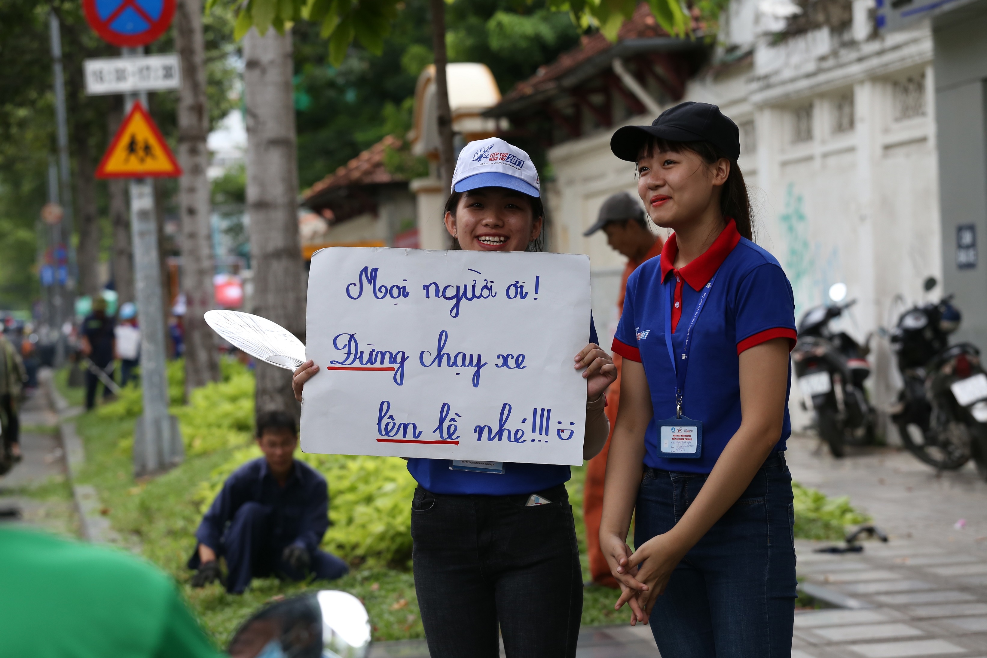 Tiep suc mua thi anh 4