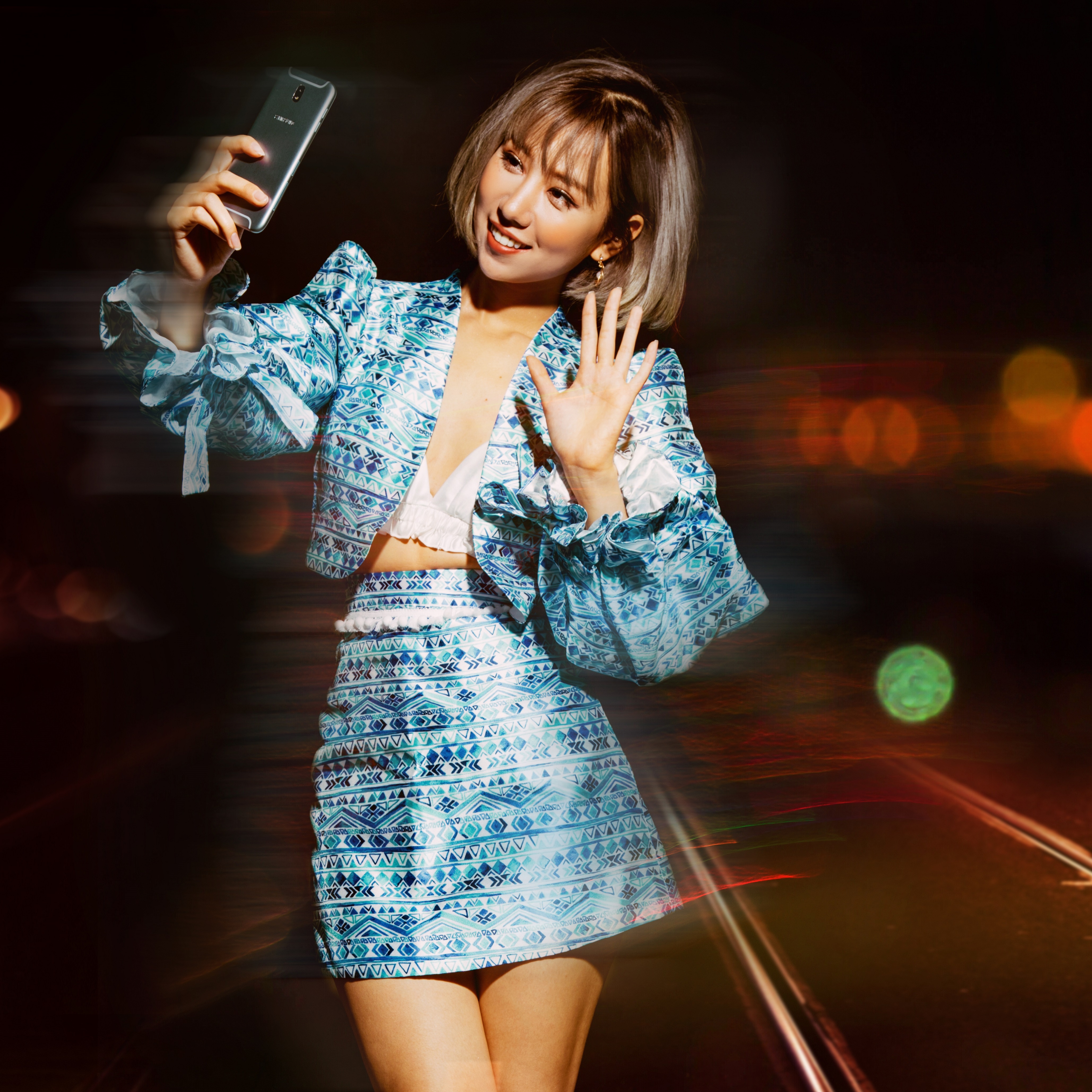 Galaxy J7 Pro xanh anh bac len ke ngay 7/7 anh 9