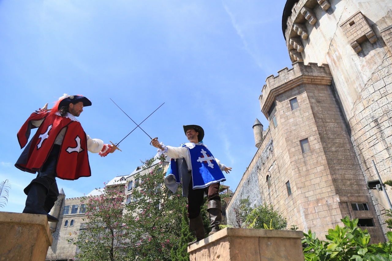 Tro ve chau Au thoi Trung co qua man dau kiem tren dinh Ba Na Hills hinh anh