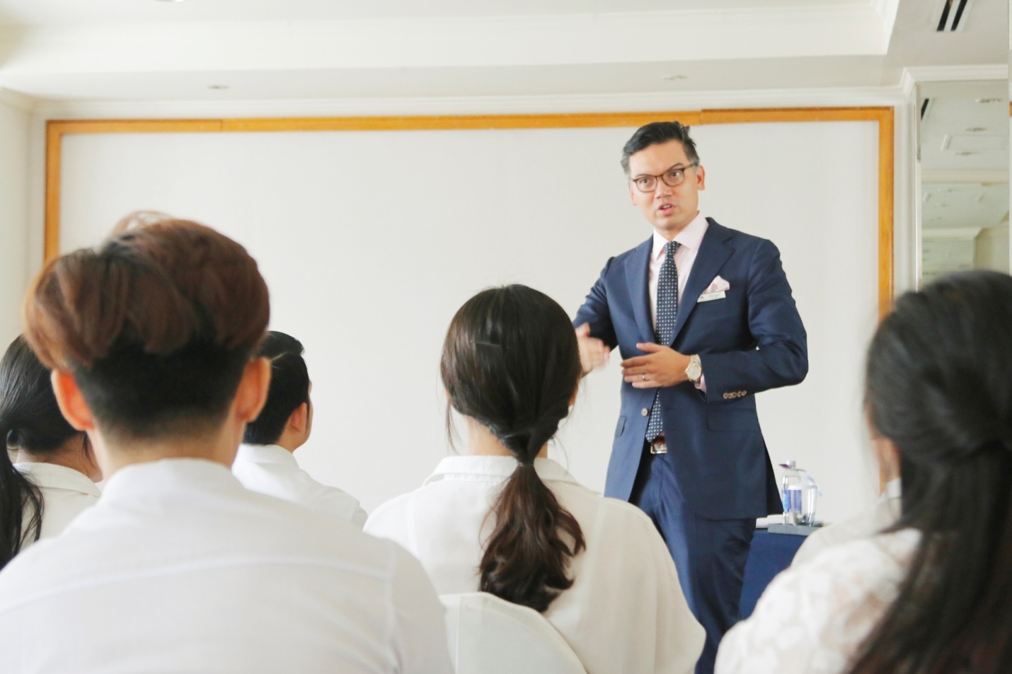 3 buoc chuan bi de lam viec trong moi truong quoc te hinh anh