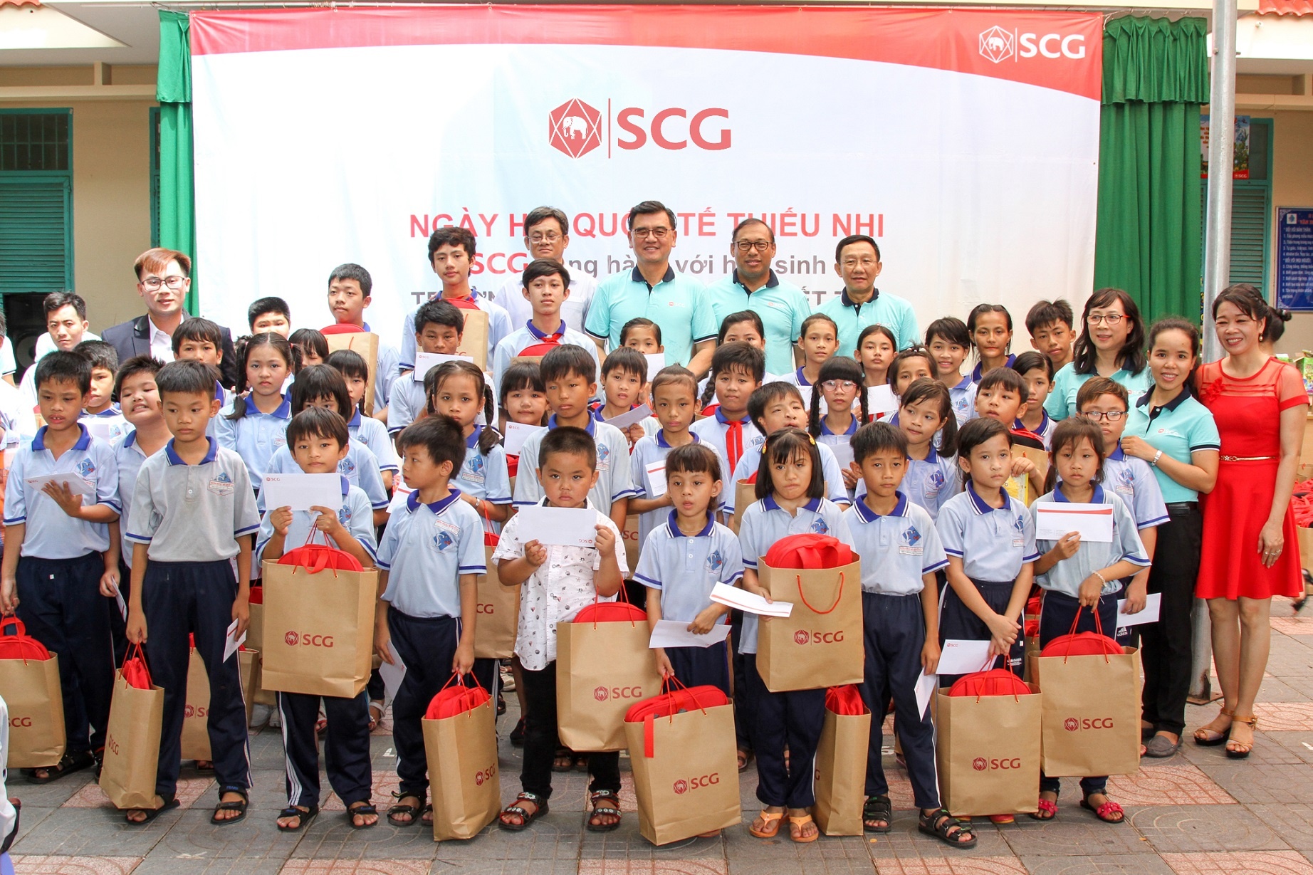 tre em khuyet tat anh 2