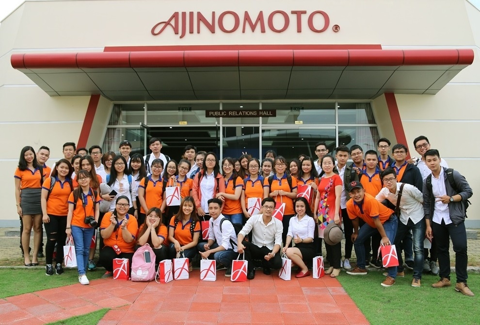 Tam roi giang duong, sinh vien toi doanh nghiep de hoc tu giam doc hinh anh