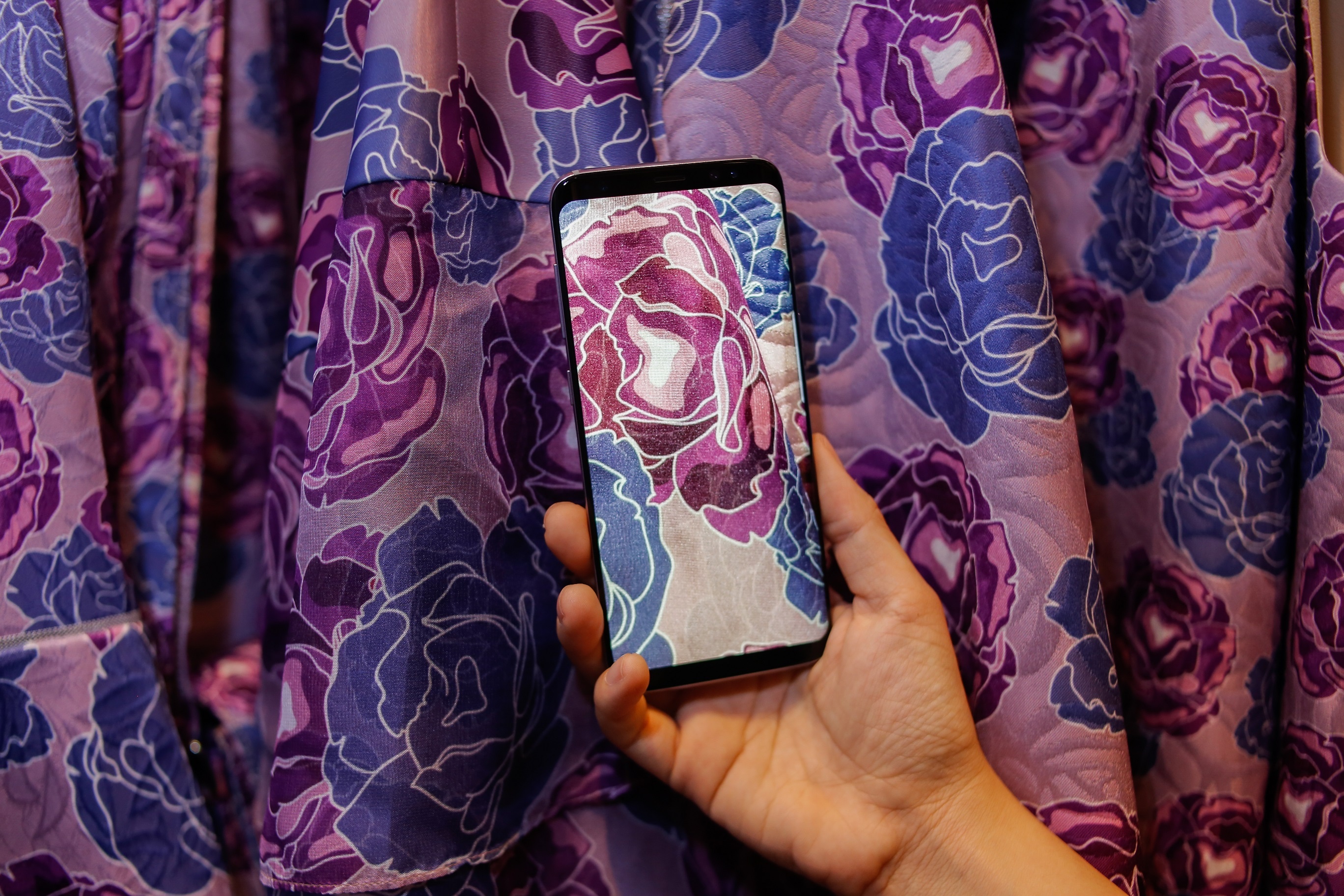 Samsung Galaxy S8+ anh 7