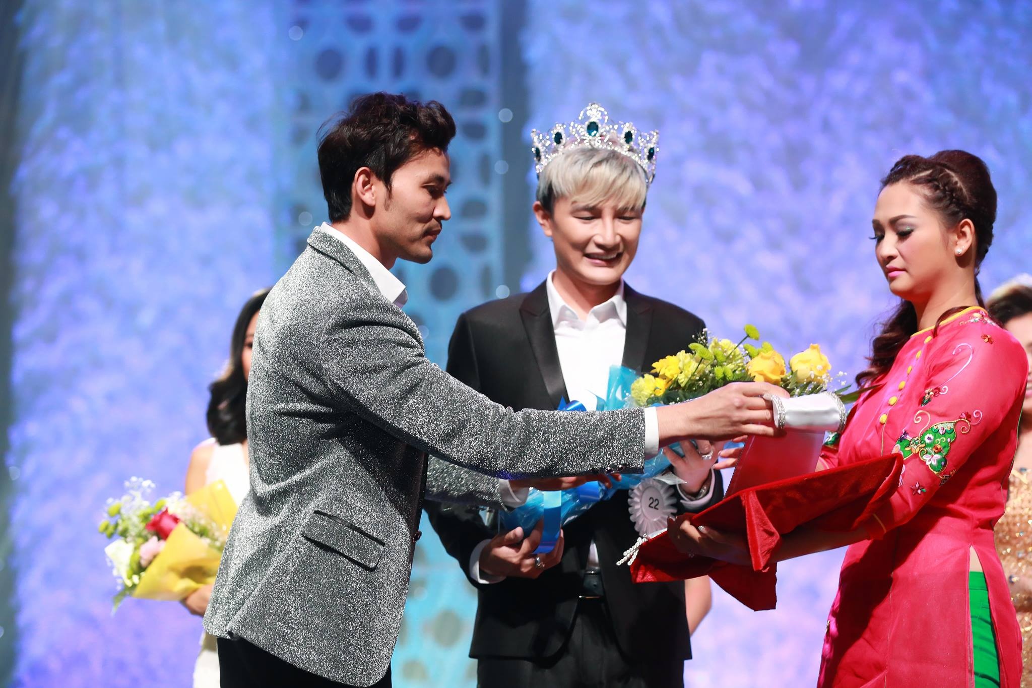 Nam vuong Tien Pham anh 4