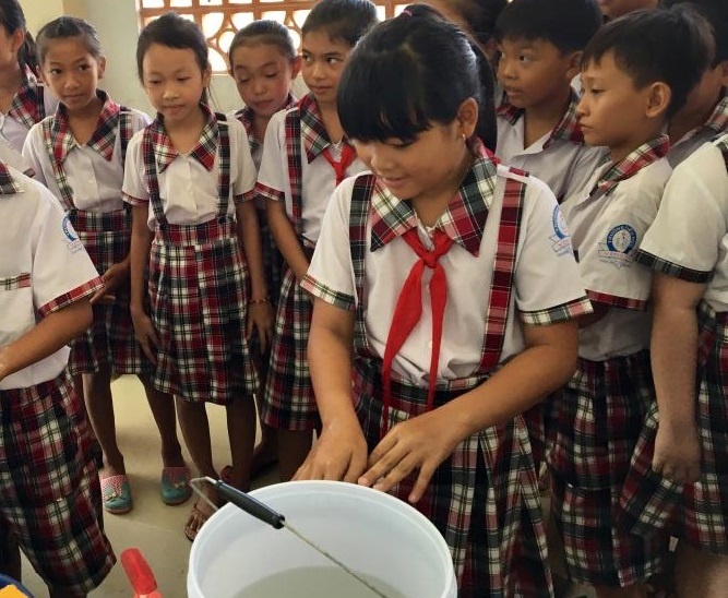 Nhung phuong phap tiet kiem nuoc don gian de huong dan tre hinh anh
