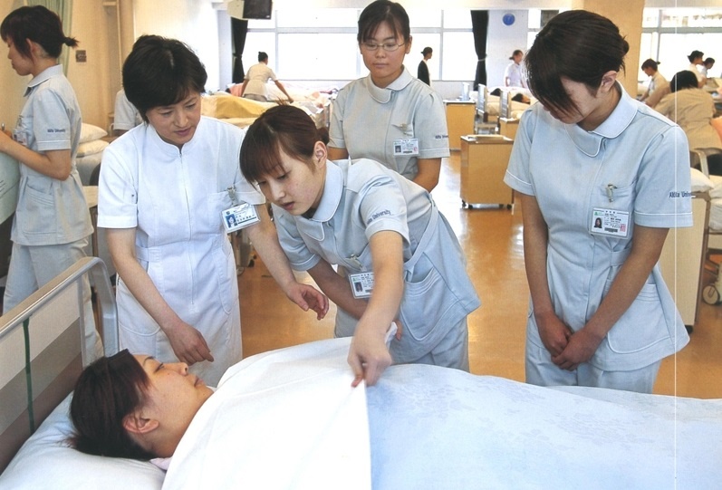 Dieu kien de tro thanh dieu duong vien tai Nhat Ban hinh anh