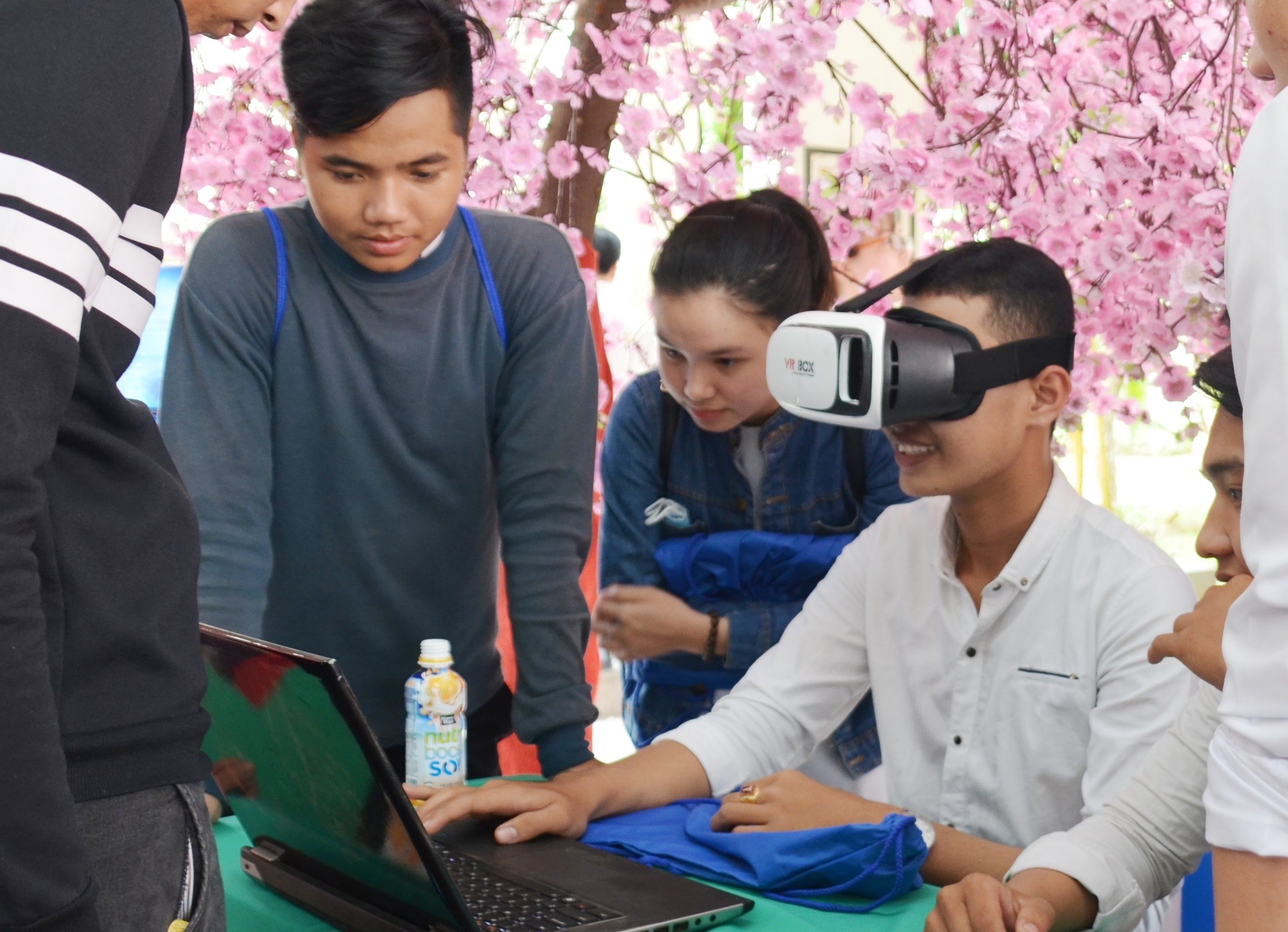 Dao tao ky su CNTT chat luong cao chuan Nhat cho thi truong Nhat hinh anh