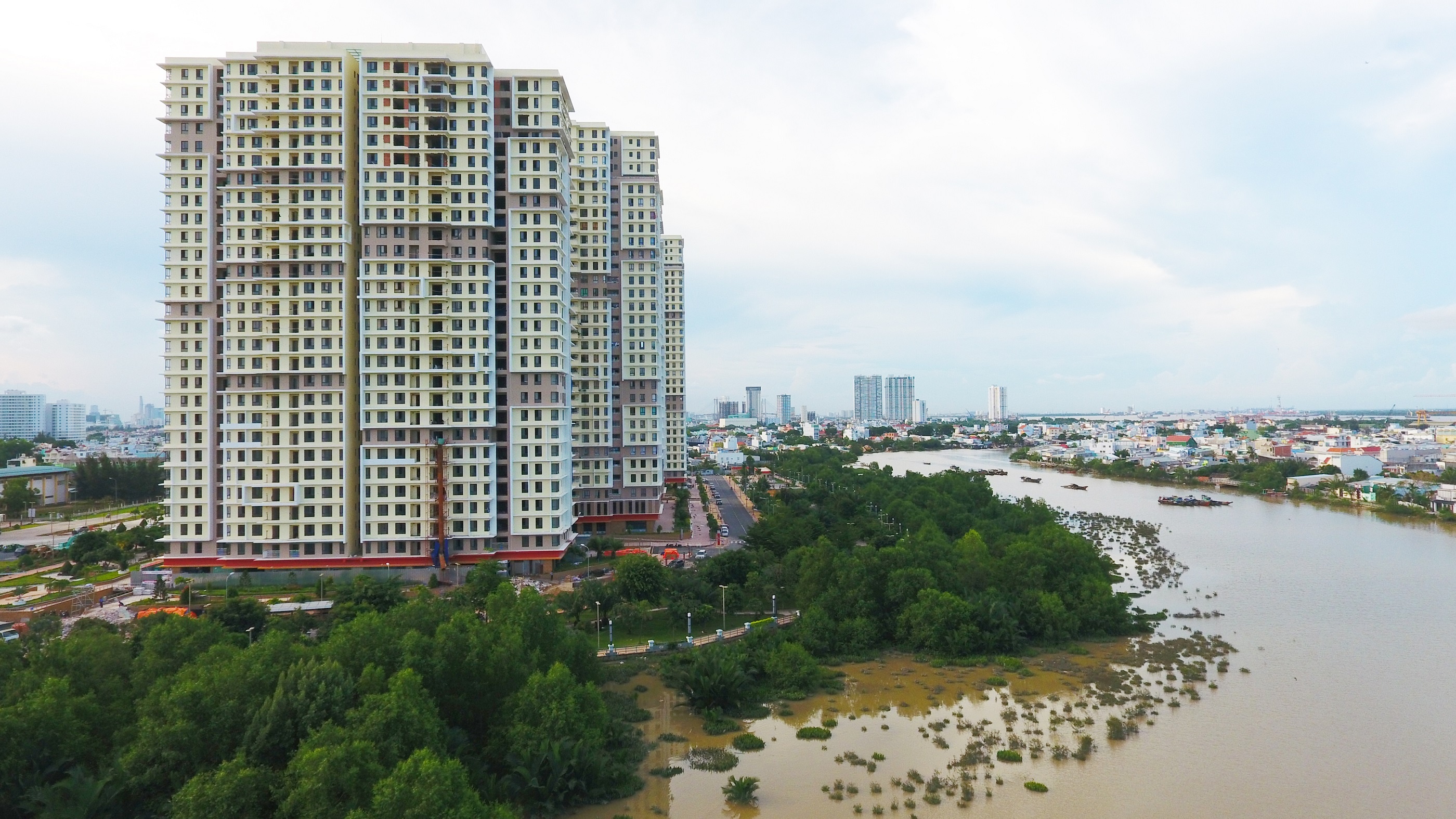 Gioi cong so uu tien mua nha gan noi lam viec hinh anh