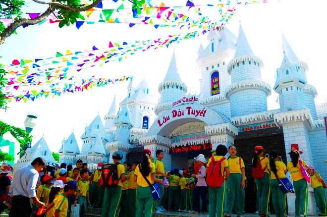 He soi dong, nhan rong niem vui tai Suoi Tien hinh anh