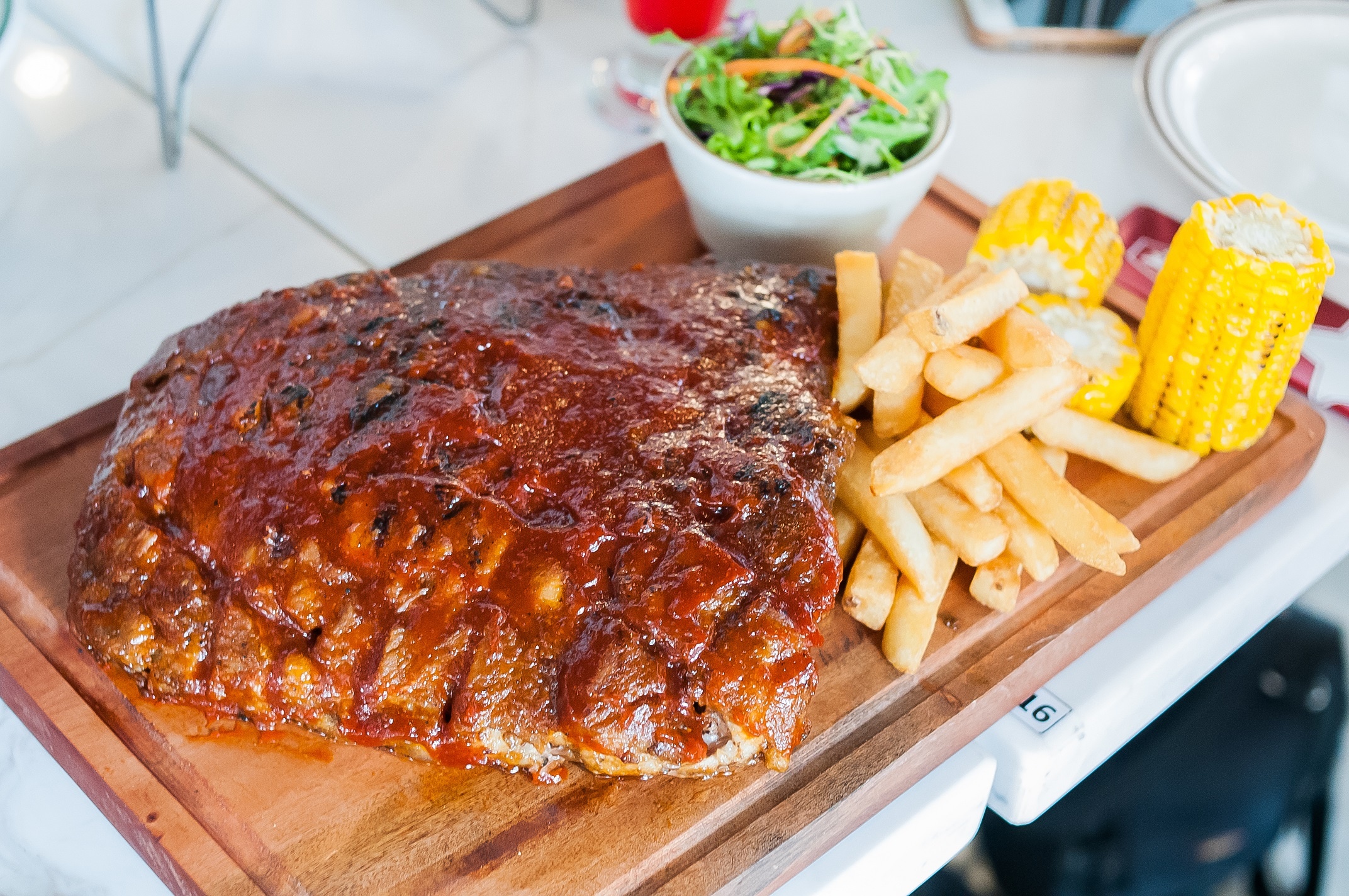 Bua tiec dam chat My ‘ngon kho cuong’ tai Cowboy Jack’s hinh anh