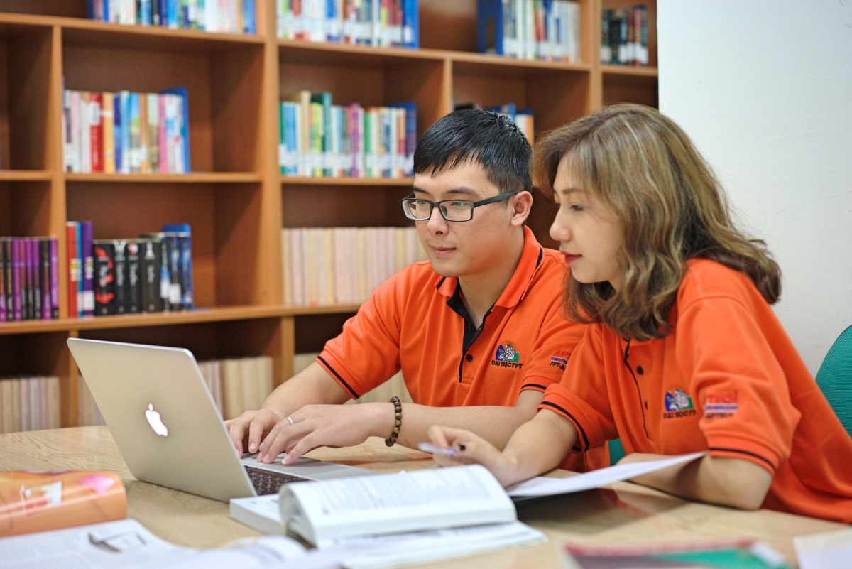 Hoc lap trinh trong thoi dai cach mang cong nghiep 4.0 hinh anh