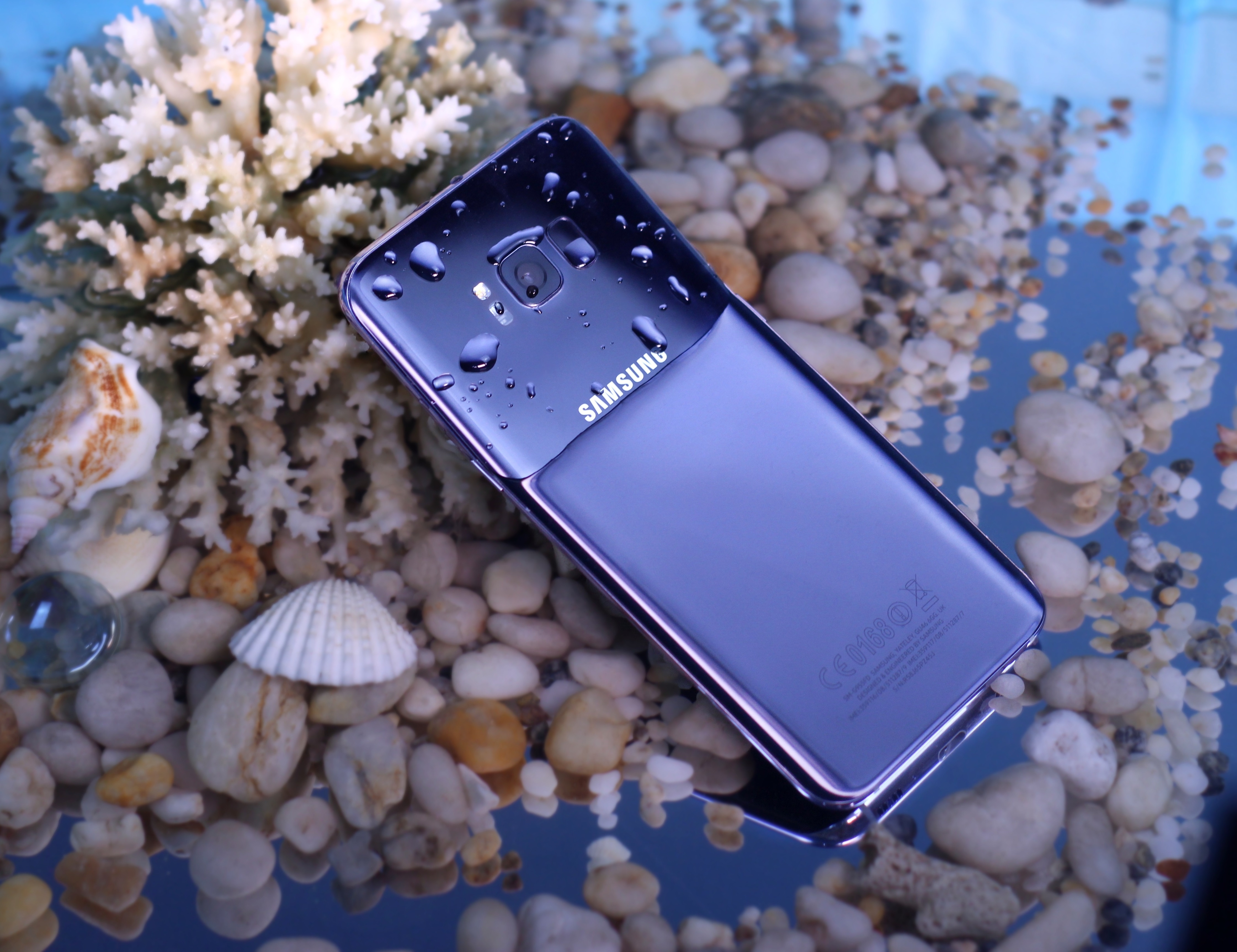 chuyển đổi màu sắc mặt lưng Galaxy S8+ tím khói ảnh 5 chuyen doi mau sac mat lung Galaxy S8+ tim khoi anh 5