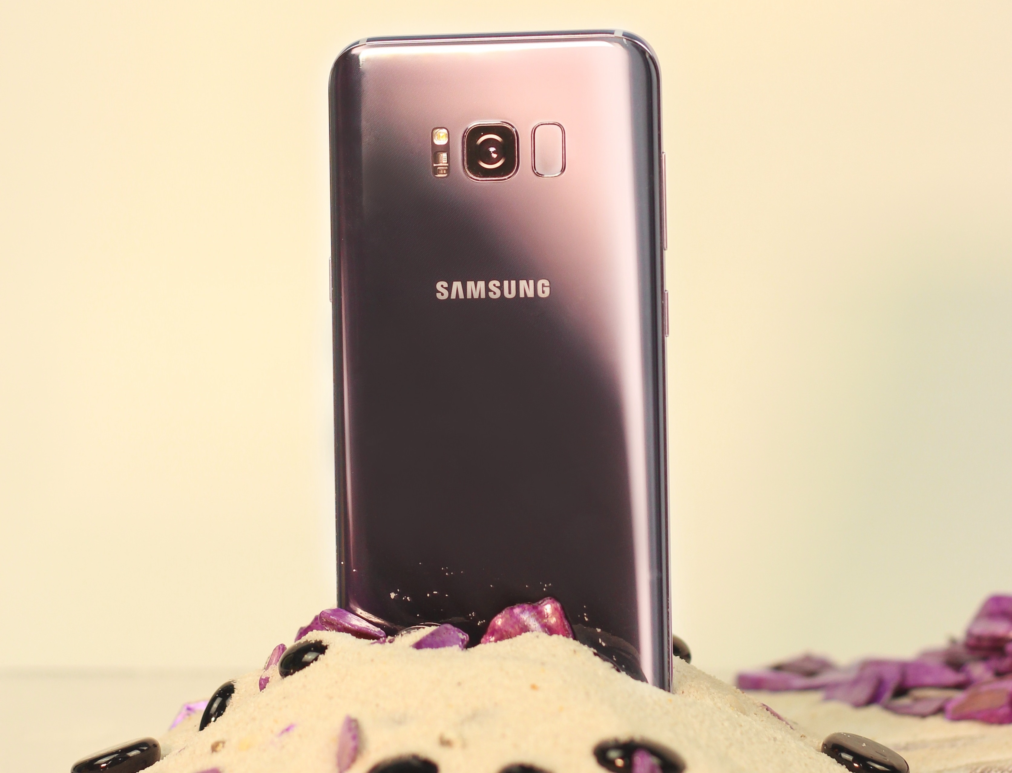 chuyển đổi màu sắc mặt lưng Galaxy S8+ tím khói ảnh 4 chuyen doi mau sac mat lung Galaxy S8+ tim khoi anh 4