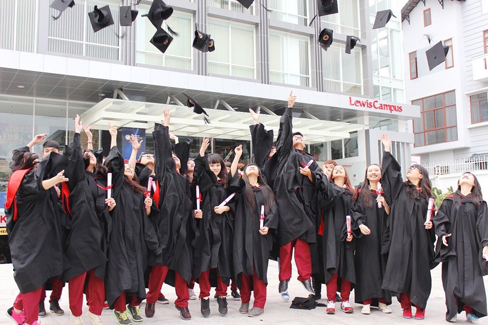 Dai hoc Quoc te Sai Gon anh 5